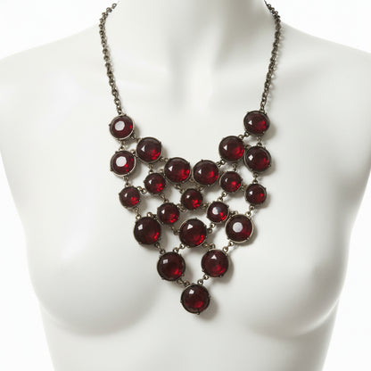 ❤️ Collar babero vintage de malla GV9 con cabujón de lucita roja brillante de 16”