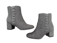 Botines Nine West de tela gris con textura de lana suave y tacón bloque, talla 7.5