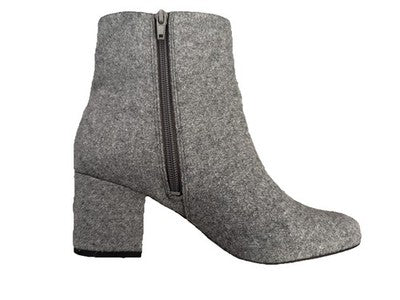Botines Nine West de tela gris con textura de lana suave y tacón bloque, talla 7.5