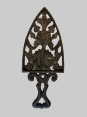Vintage Wilton Cast Iron Cathedral Spade Plume Trivet 3-Footed Black Hot Plate Rest